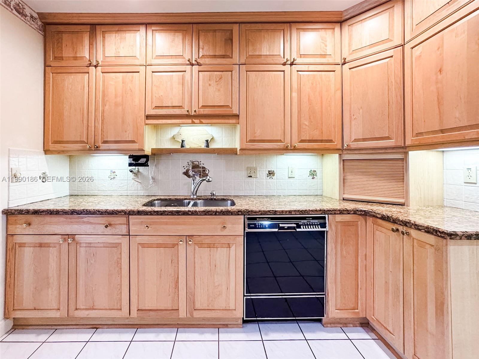 CORAL REEF ESTATES - Residential