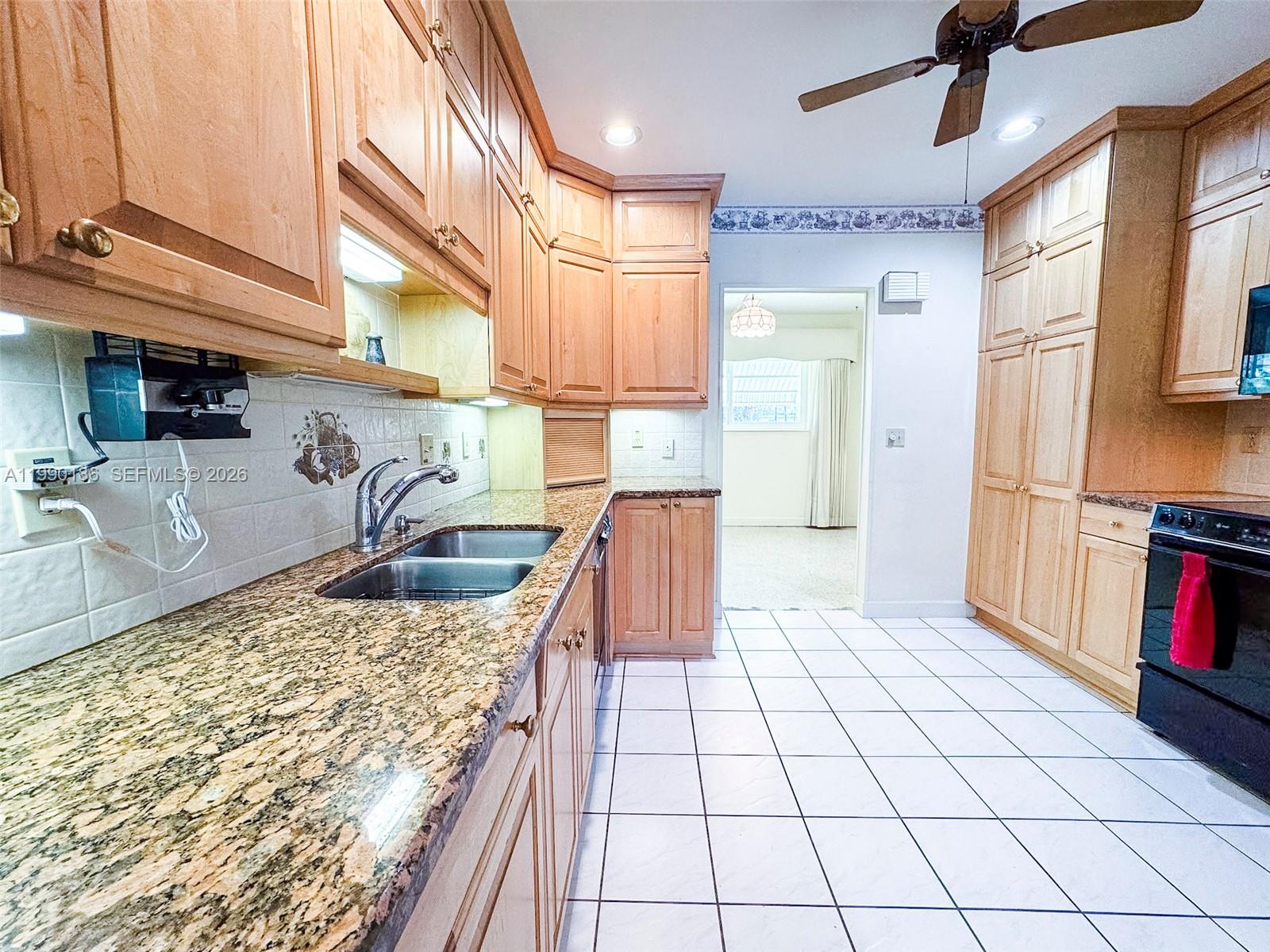 CORAL REEF ESTATES - Residential