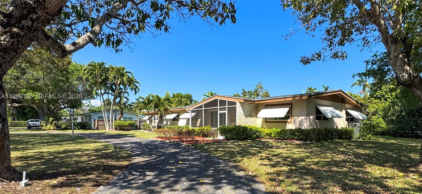 CORAL REEF ESTATES - Residential