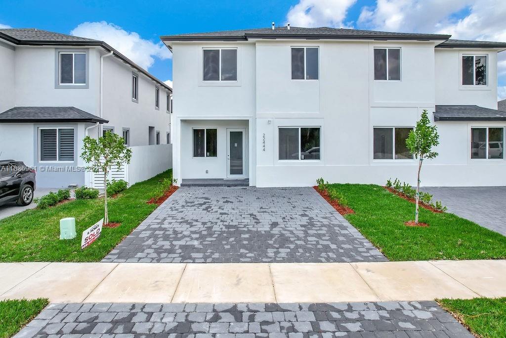 New construction, ready to move in, 5 bedrooms and 4 bathrooms, one bedroom and full bath downstairs, nice kitchen and bathrooms, big patio (fenced) for entertaining, no association, 3 months required and full background check. Easy to show