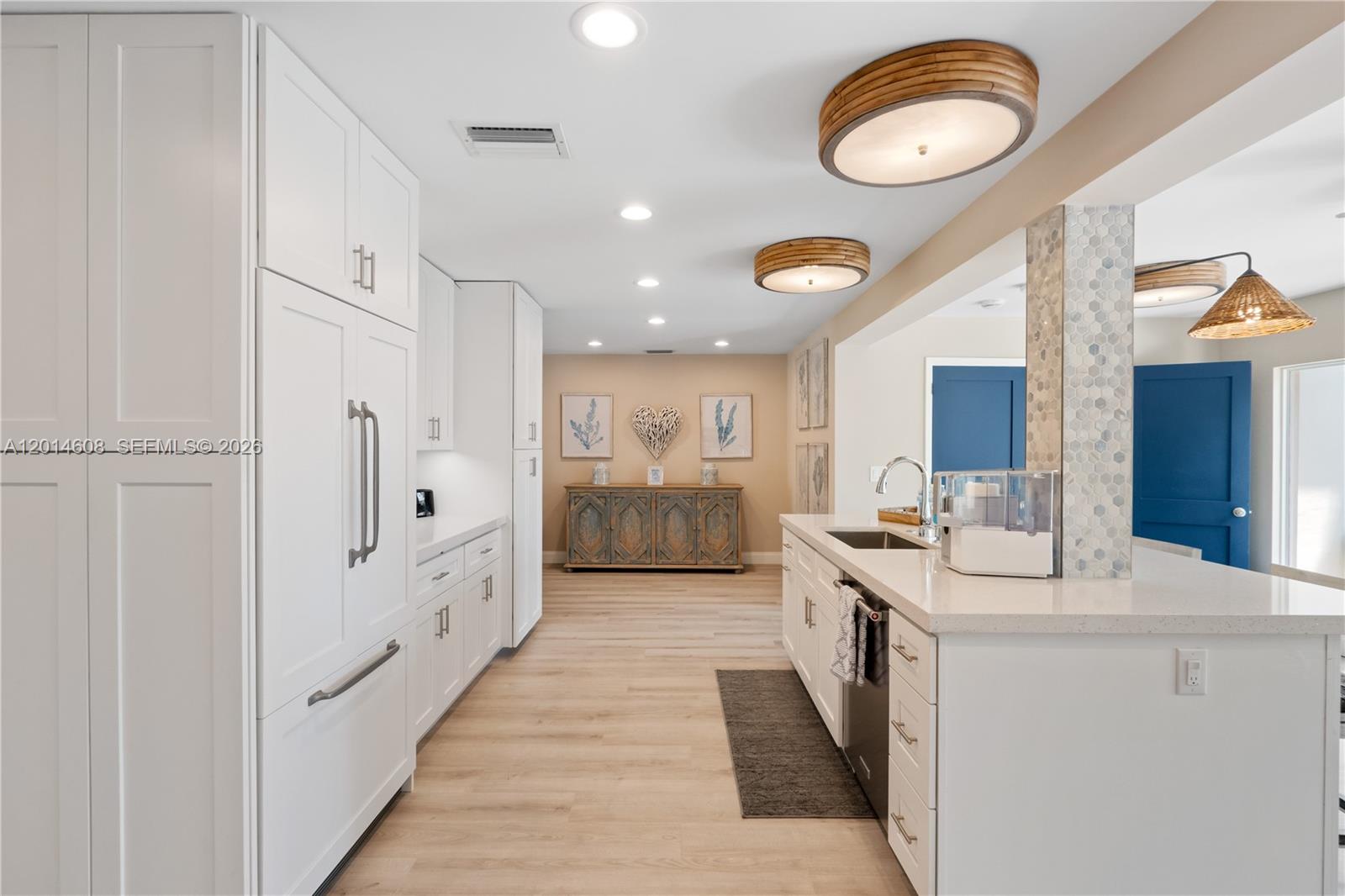HOLLYWOOD LAKES SECTION - Residential Lease
