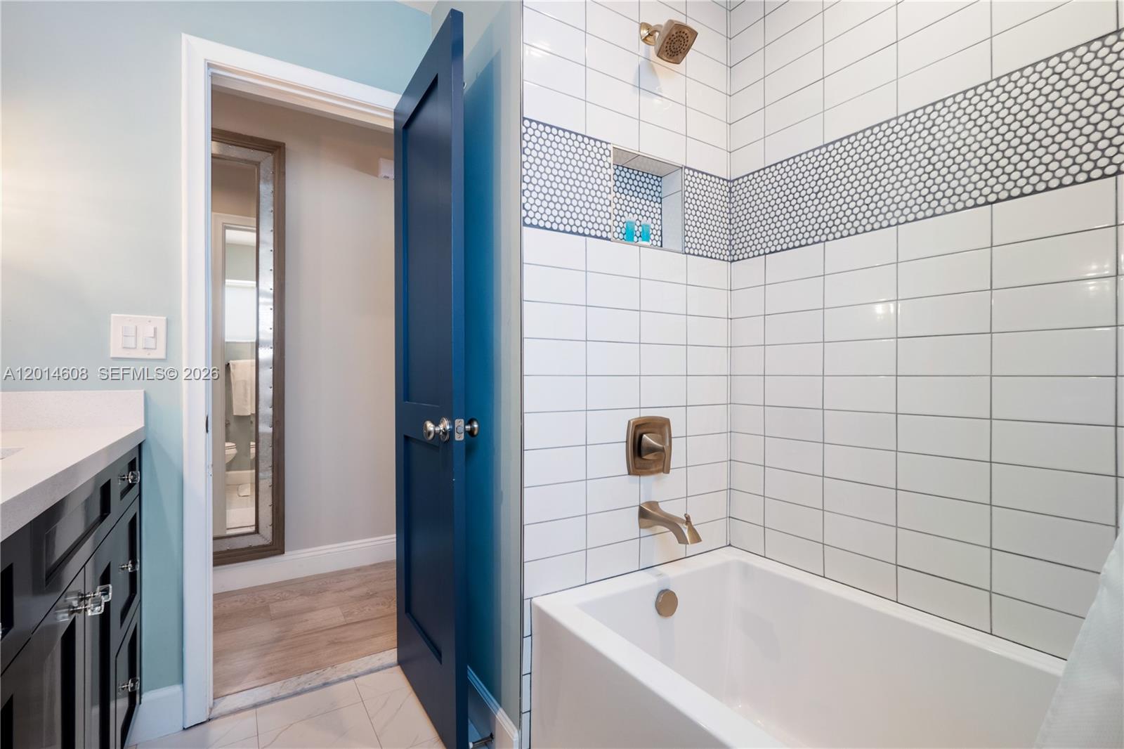 HOLLYWOOD LAKES SECTION - Residential Lease