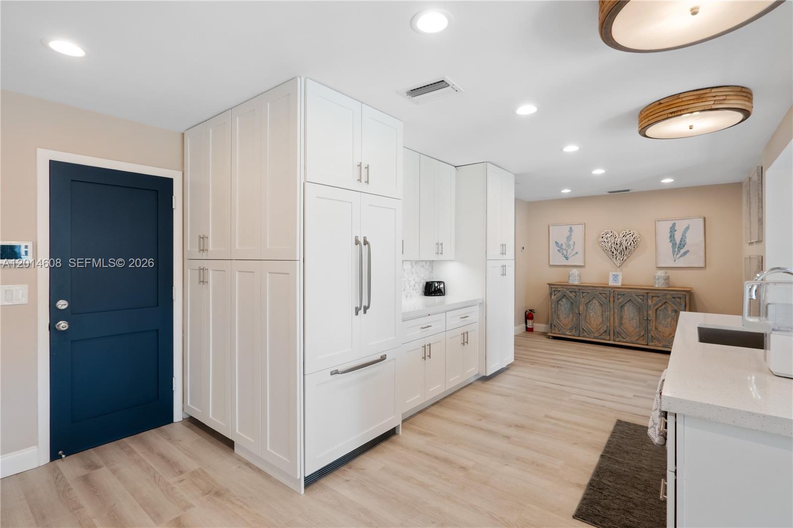 HOLLYWOOD LAKES SECTION - Residential Lease
