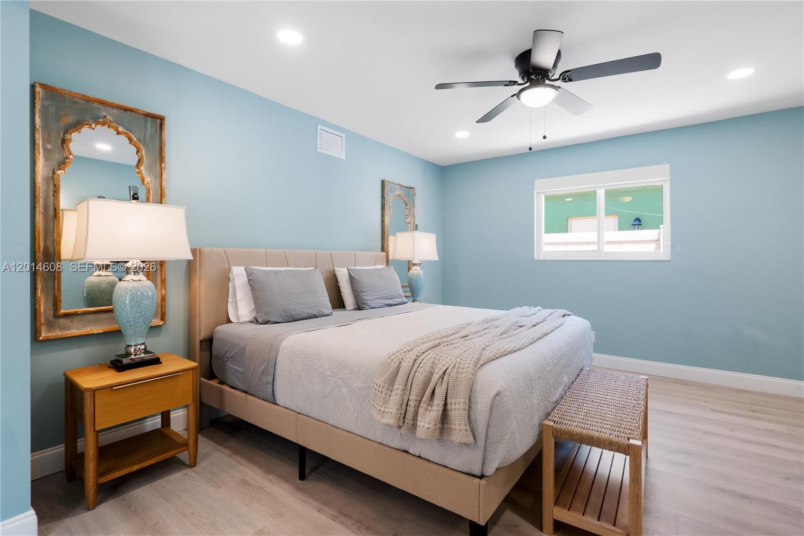 HOLLYWOOD LAKES SECTION - Residential Lease