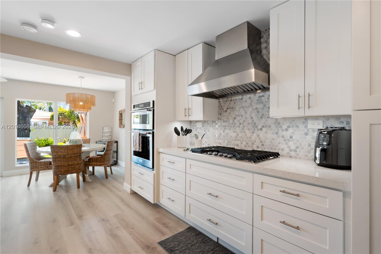 HOLLYWOOD LAKES SECTION - Residential Lease