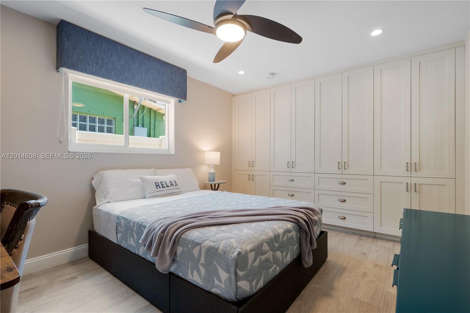 HOLLYWOOD LAKES SECTION - Residential Lease