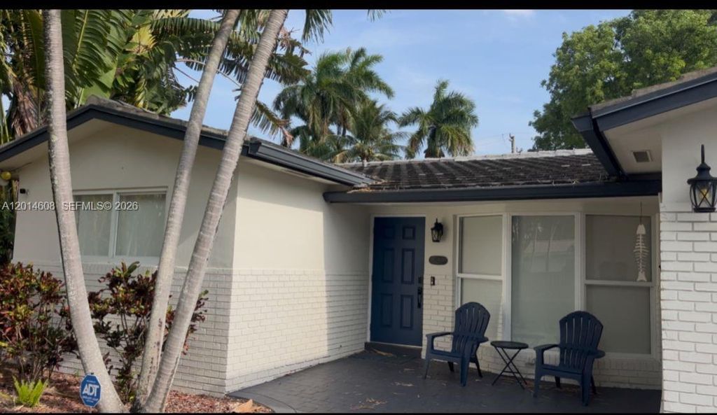 Photo of 1240 Pierce St #1240, Hollywood, FL 33019 (MLS # A12014608)