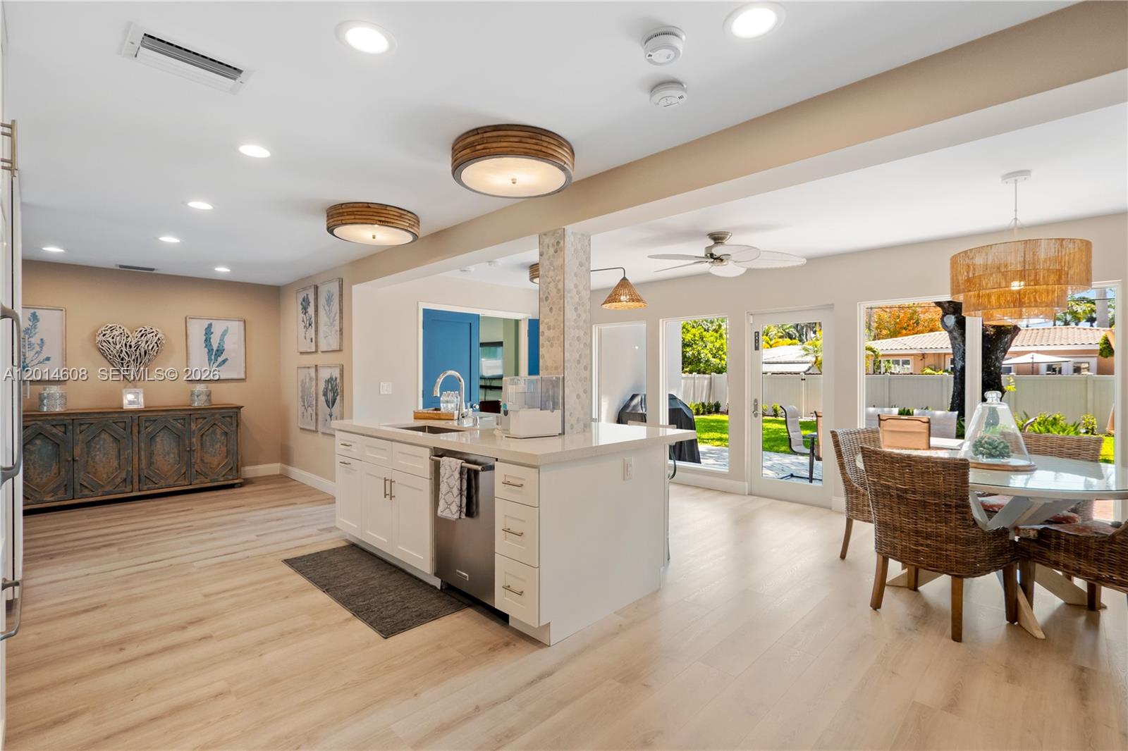 HOLLYWOOD LAKES SECTION - Residential Lease