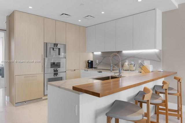 The Ritz Carlton Residence - Residential