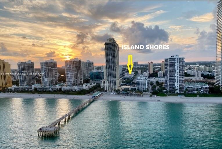 2903 N Miami Beach Blvd 903, North Miami Beach, Miami-Dade County, Florida - 1 Bedrooms  
2 Bathrooms - 