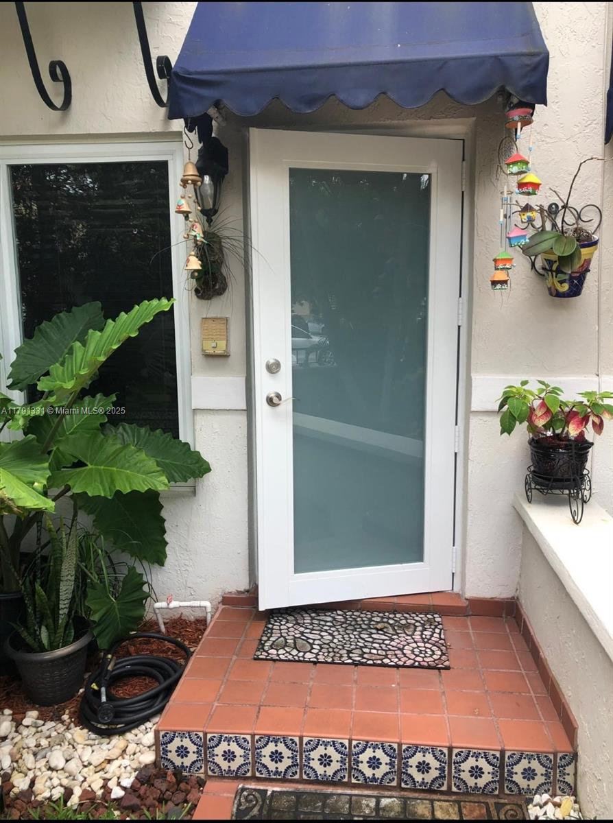 Rental Property at 248 Majorca Ave 248, Coral Gables, Broward County, Florida - Bedrooms: 2 
Bathrooms: 3  - $3,400 MO.