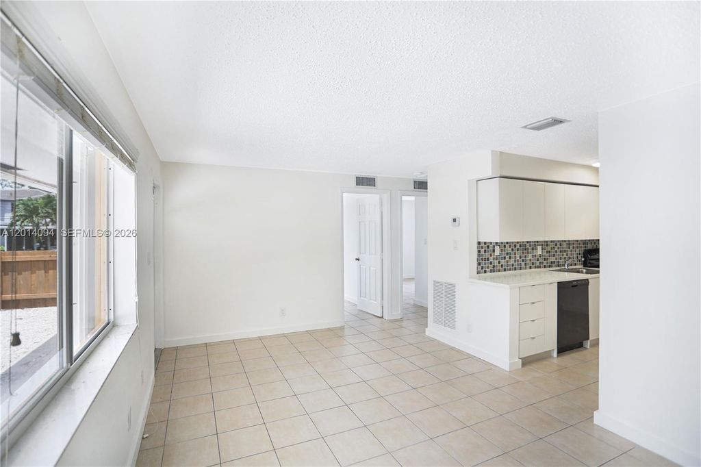 Photo of 1522 SW 30th St #1, Fort Lauderdale, FL 33315 (MLS # A12014094)