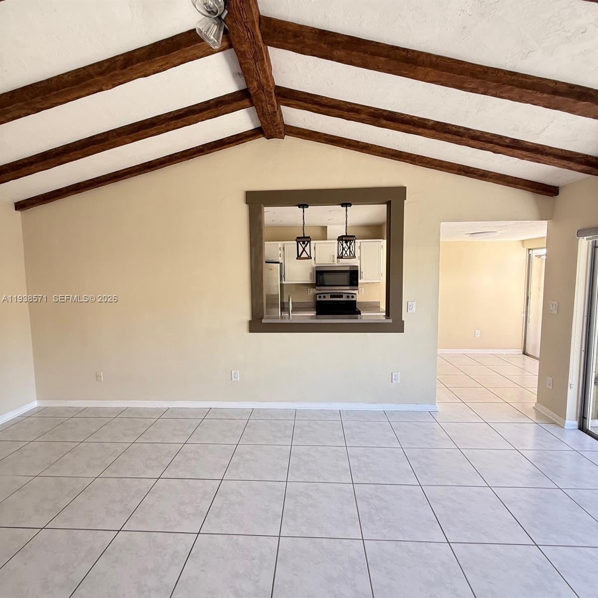 DEVON-AIRE VILLAS SEC 3 - Residential Lease