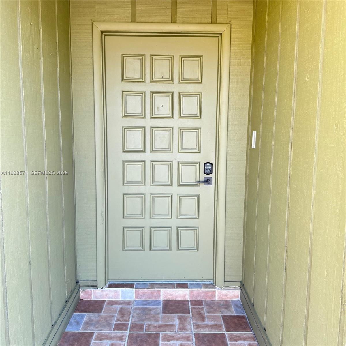 DEVON-AIRE VILLAS SEC 3 - Residential Lease