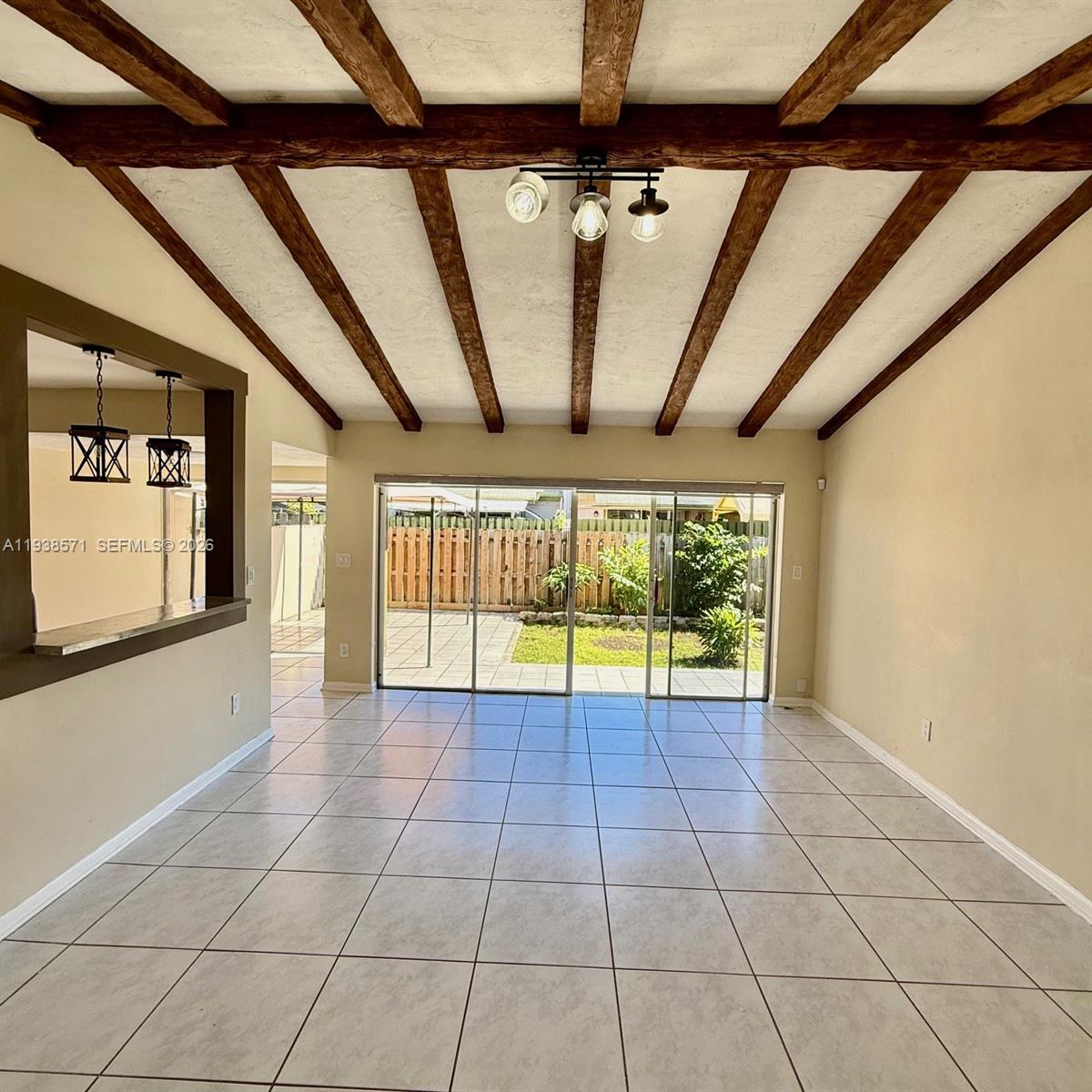 DEVON-AIRE VILLAS SEC 3 - Residential Lease