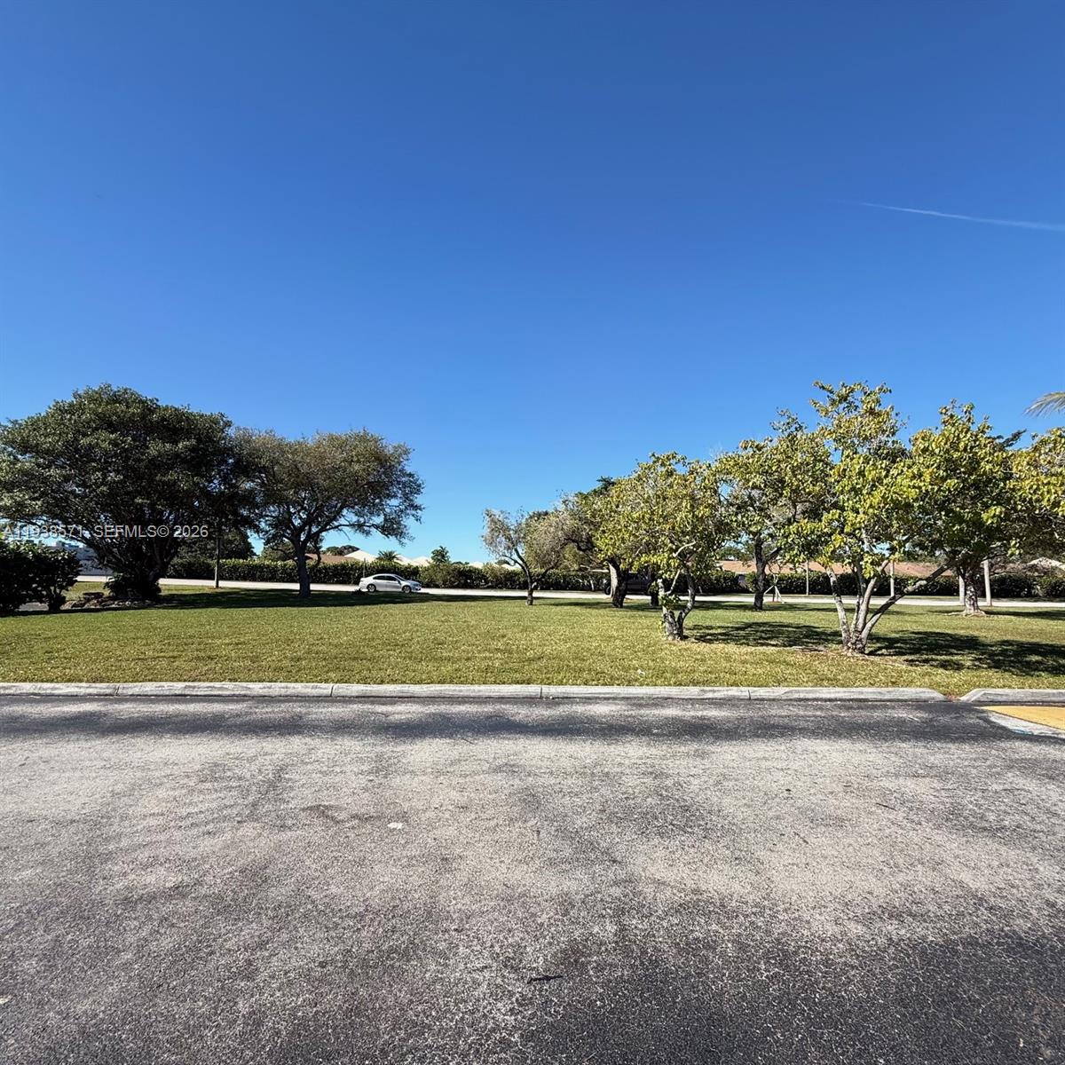 DEVON-AIRE VILLAS SEC 3 - Residential Lease