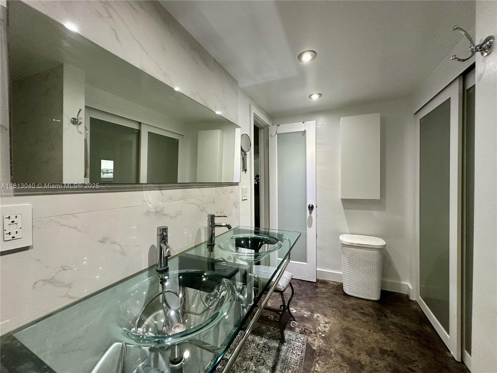 MIRADOR 1000 CONDO - Residential