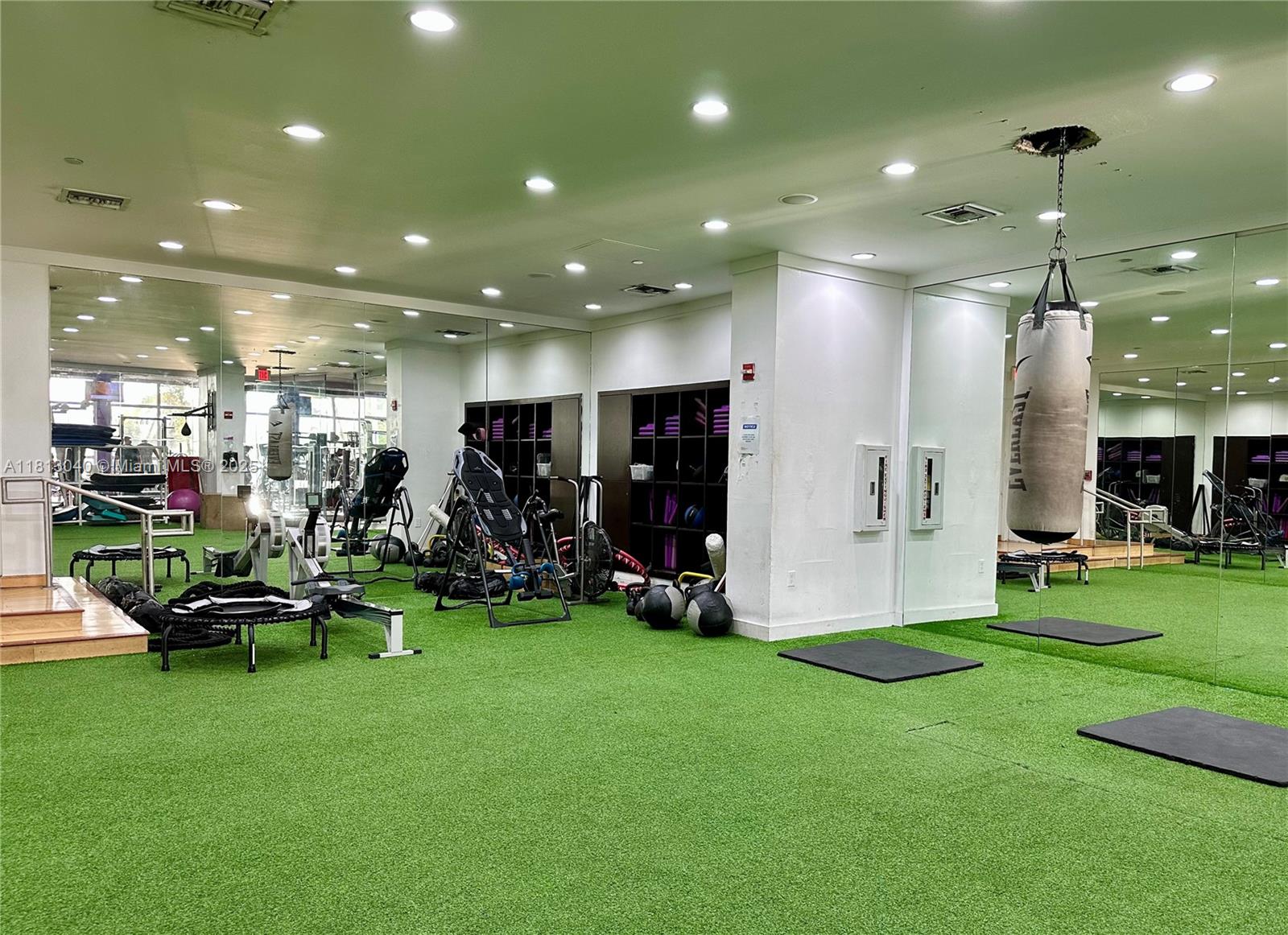 MIRADOR 1000 CONDO - Residential