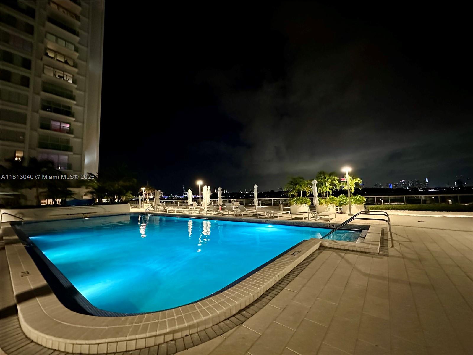 MIRADOR 1000 CONDO - Residential