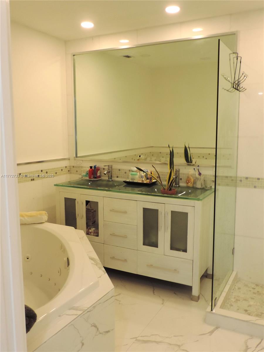 MCKEEVER TERR NO 2 - Residential