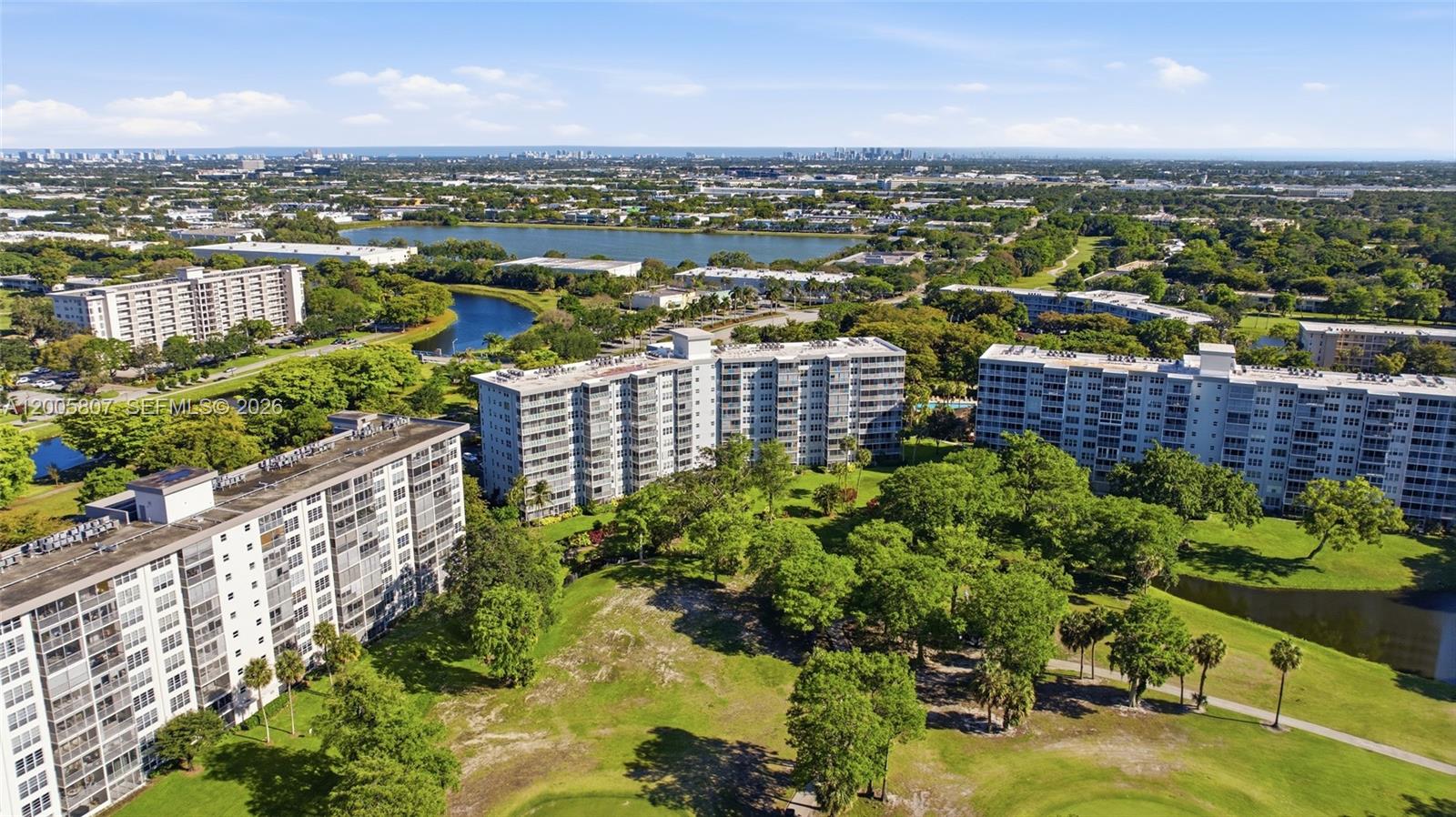 NO 105 PALM-AIRE COUNTRY - Residential