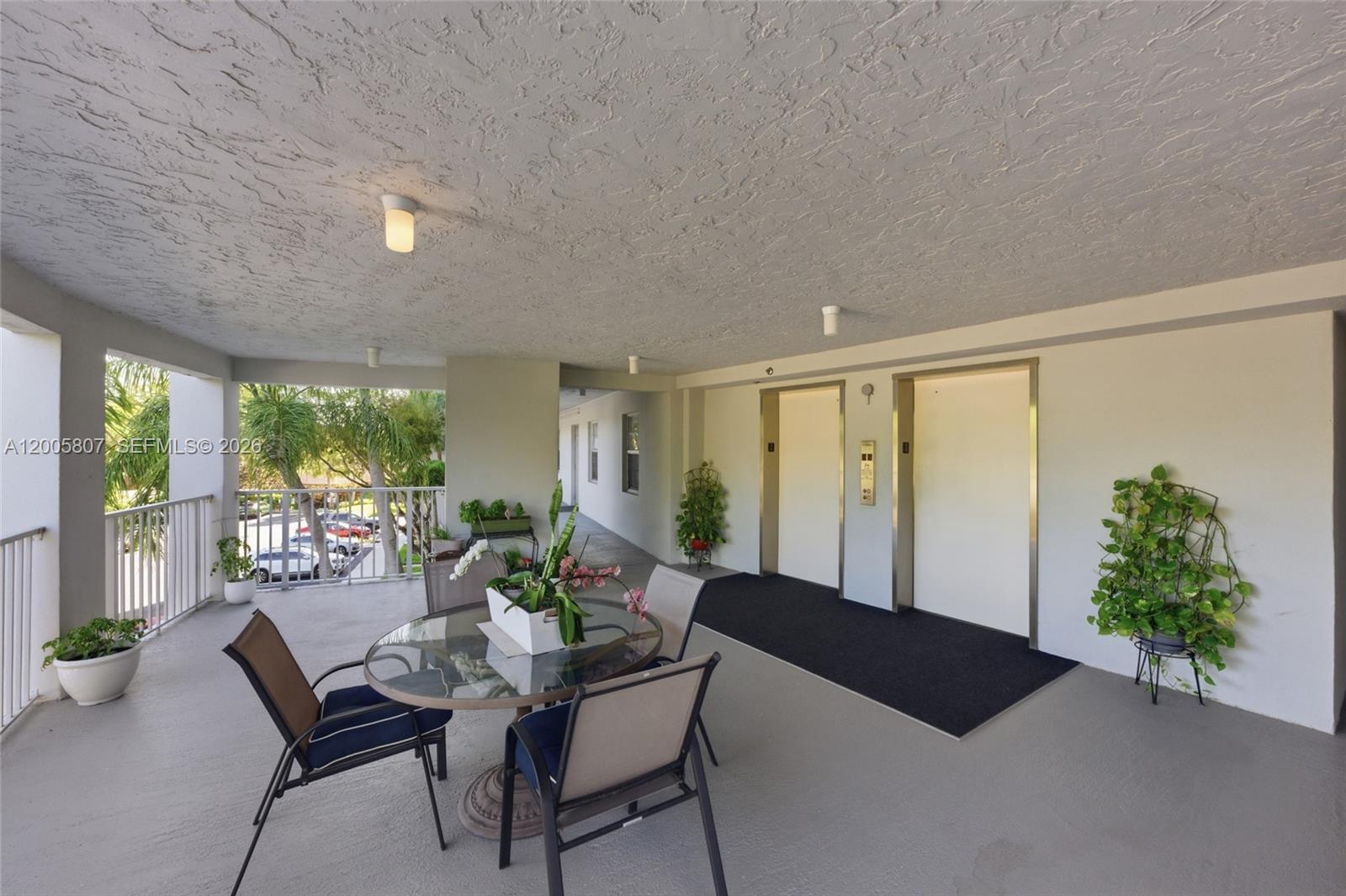 NO 105 PALM-AIRE COUNTRY - Residential