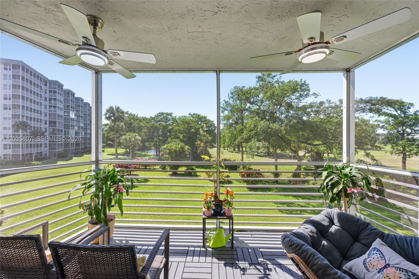 NO 105 PALM-AIRE COUNTRY - Residential