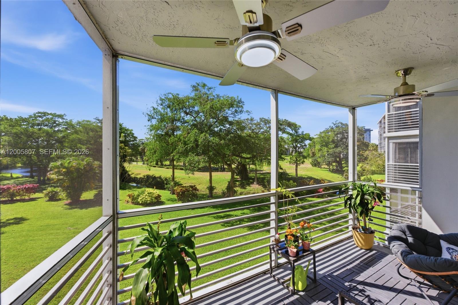 NO 105 PALM-AIRE COUNTRY - Residential