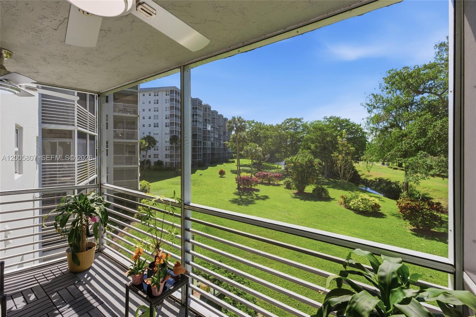 NO 105 PALM-AIRE COUNTRY - Residential