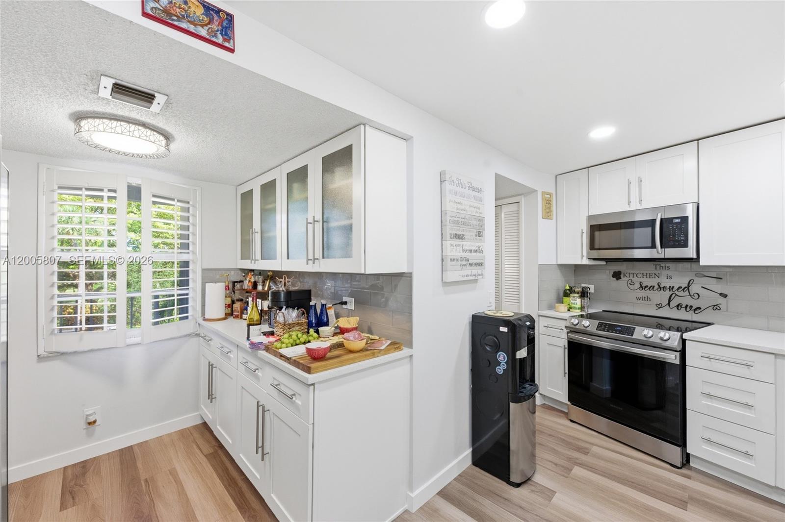 NO 105 PALM-AIRE COUNTRY - Residential