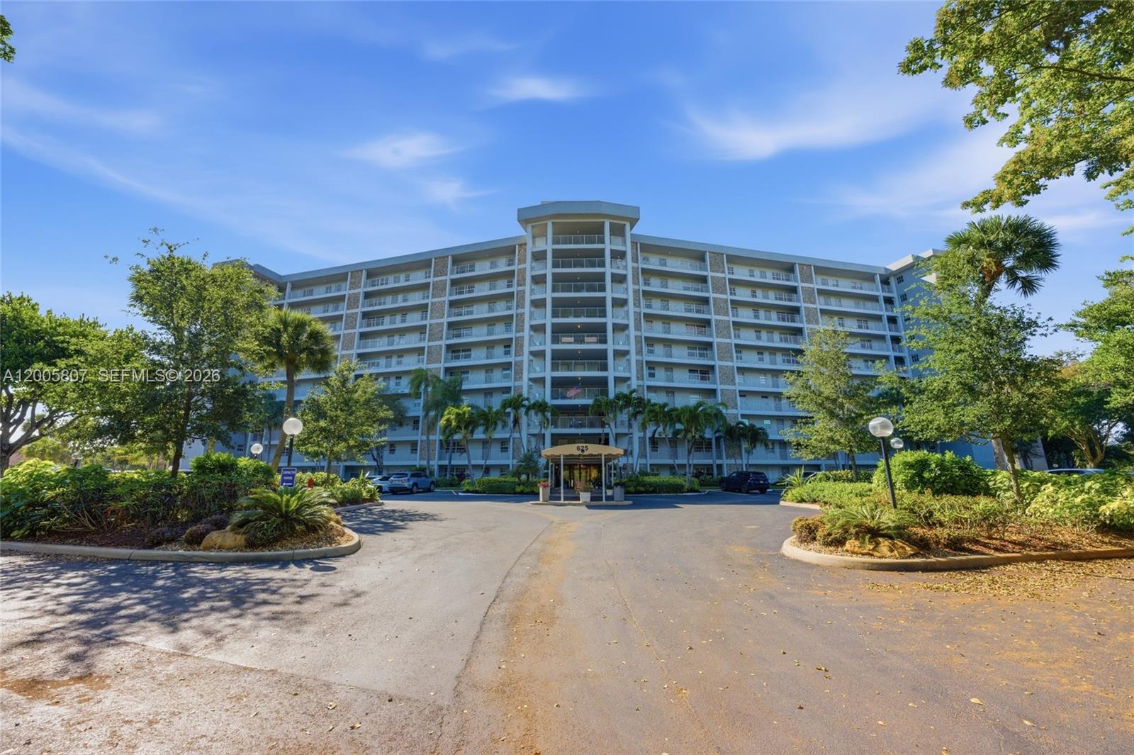 NO 105 PALM-AIRE COUNTRY - Residential