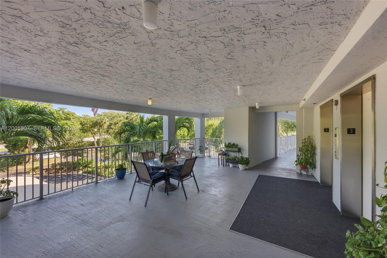 NO 105 PALM-AIRE COUNTRY - Residential