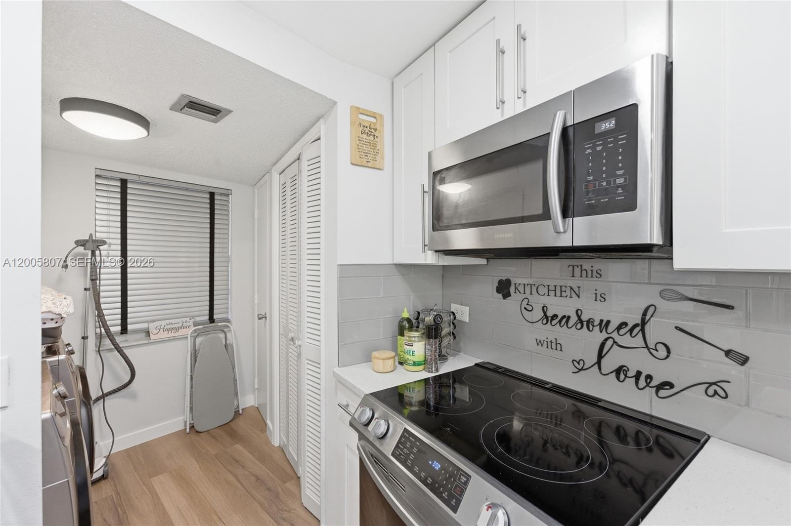 NO 105 PALM-AIRE COUNTRY - Residential