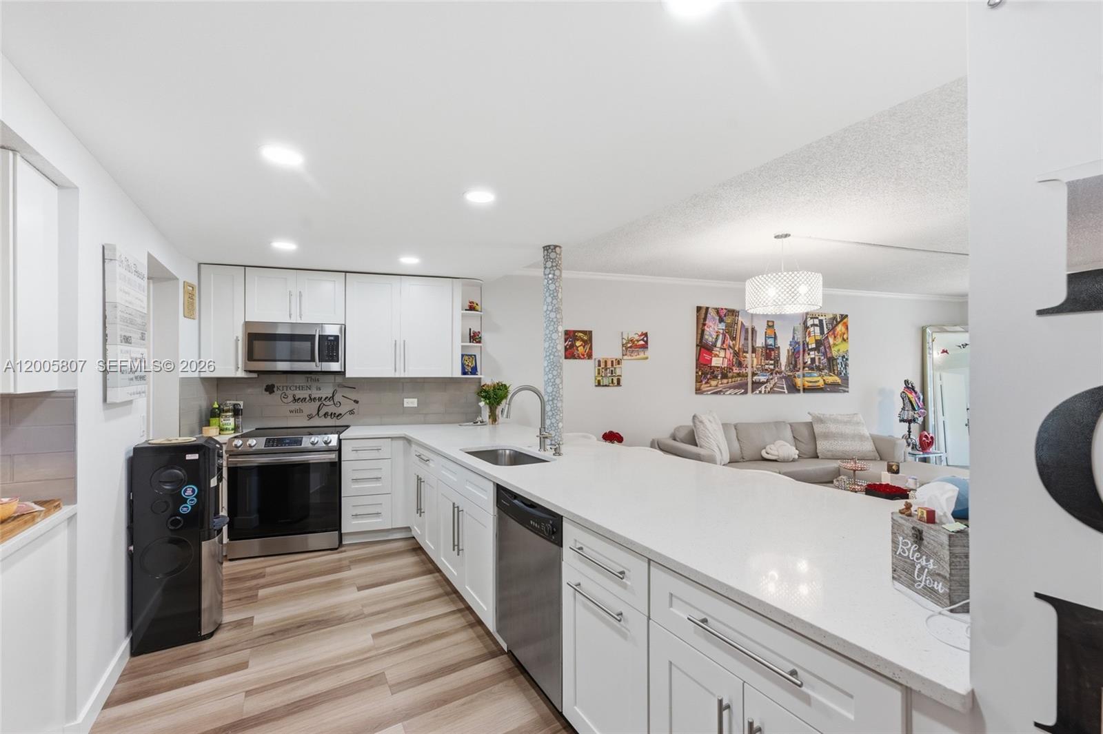 NO 105 PALM-AIRE COUNTRY - Residential