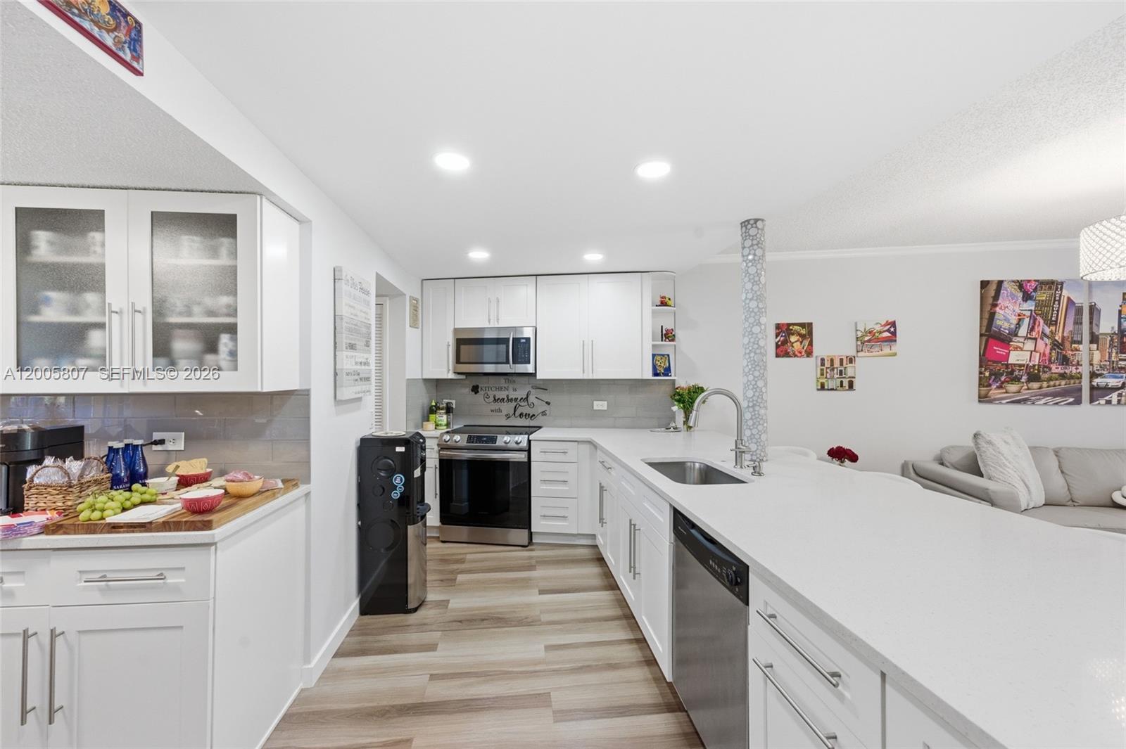 NO 105 PALM-AIRE COUNTRY - Residential