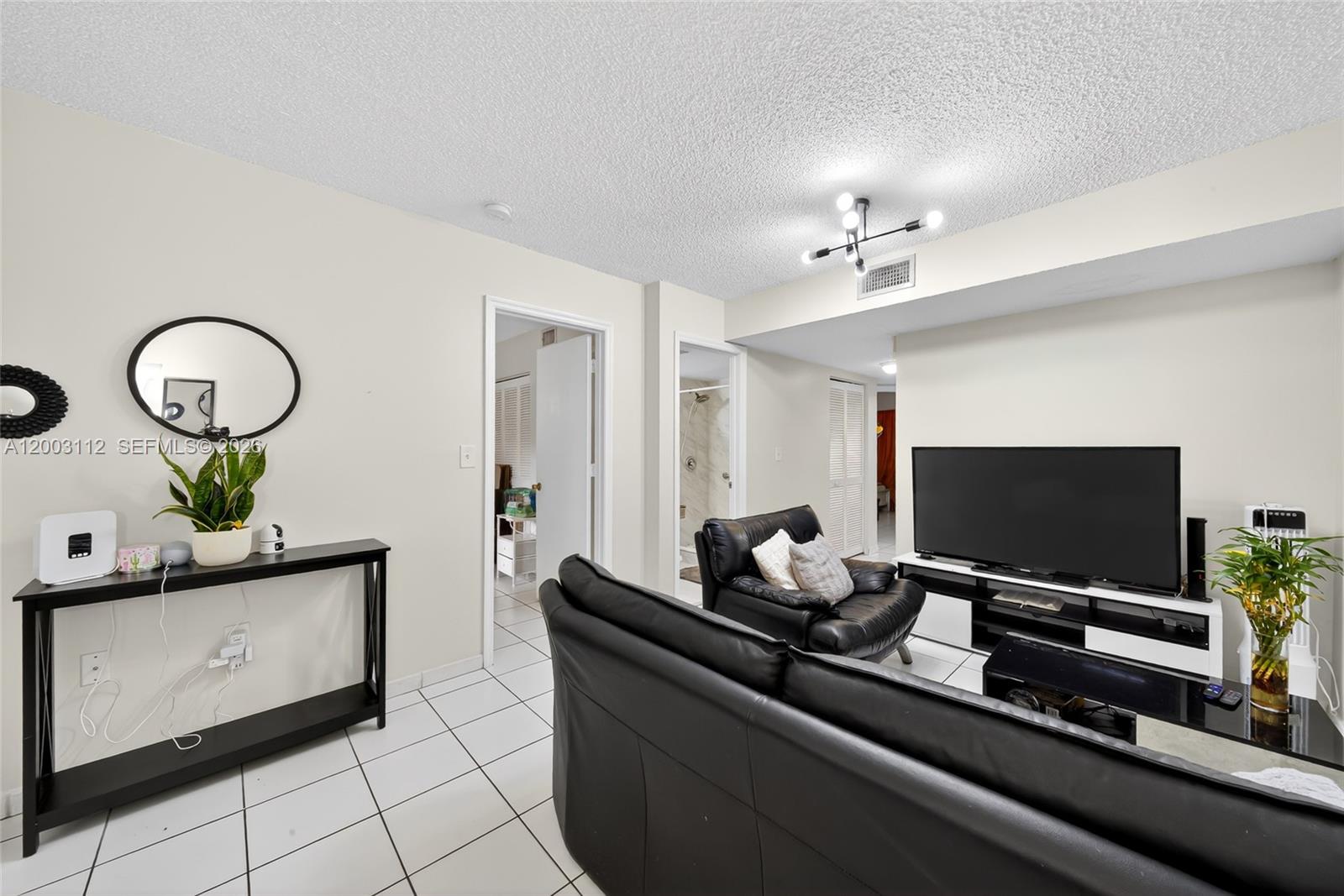 VISTA ALEGRE TOWNHOMES VI - Residential