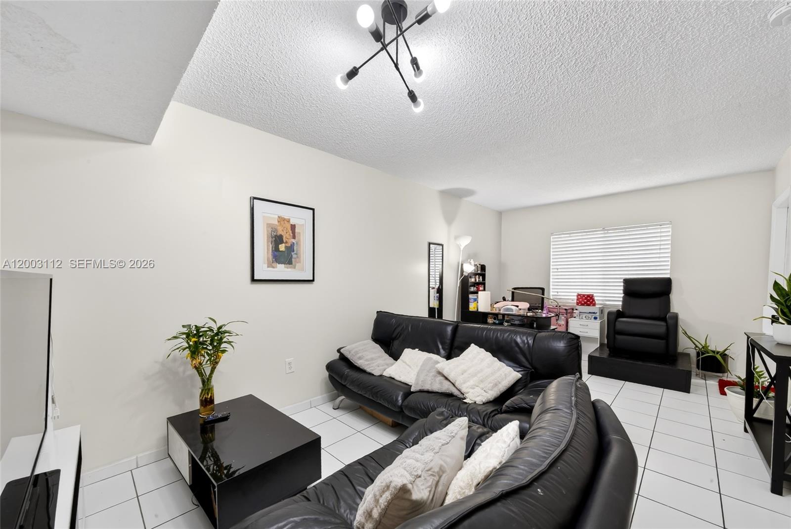 VISTA ALEGRE TOWNHOMES VI - Residential