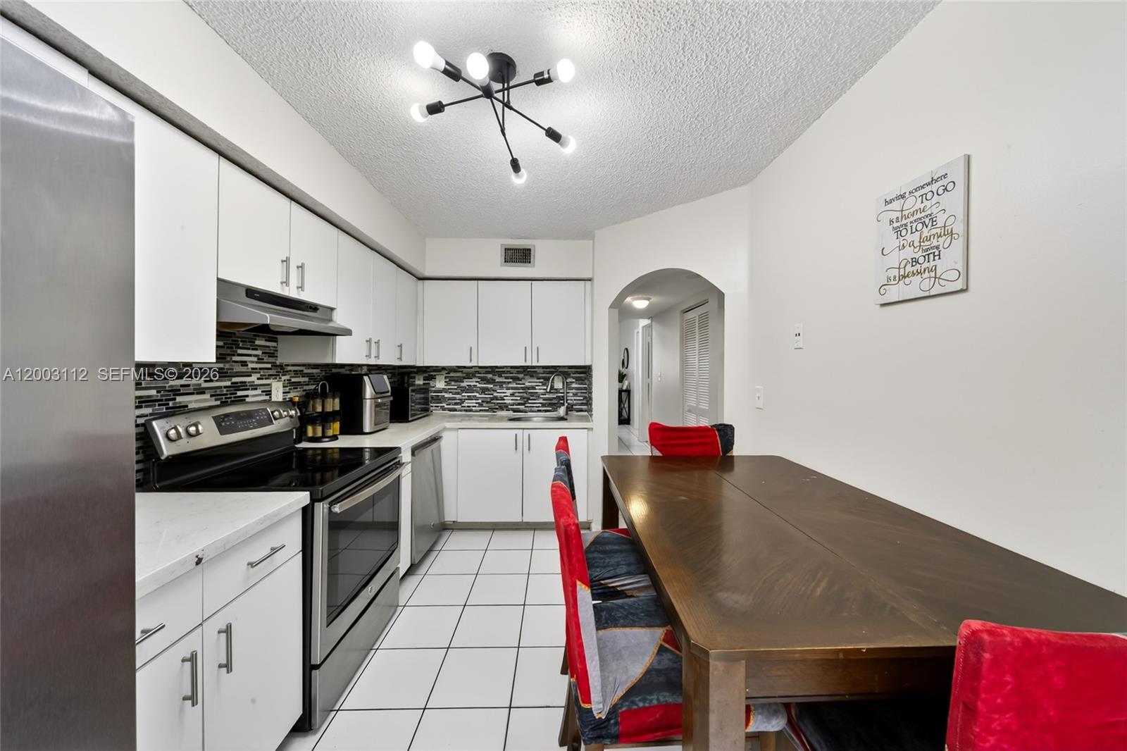 VISTA ALEGRE TOWNHOMES VI - Residential