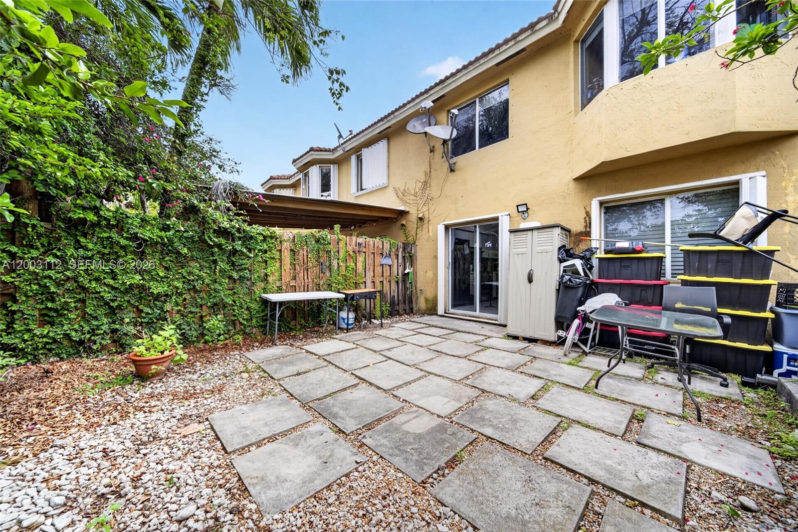 VISTA ALEGRE TOWNHOMES VI - Residential