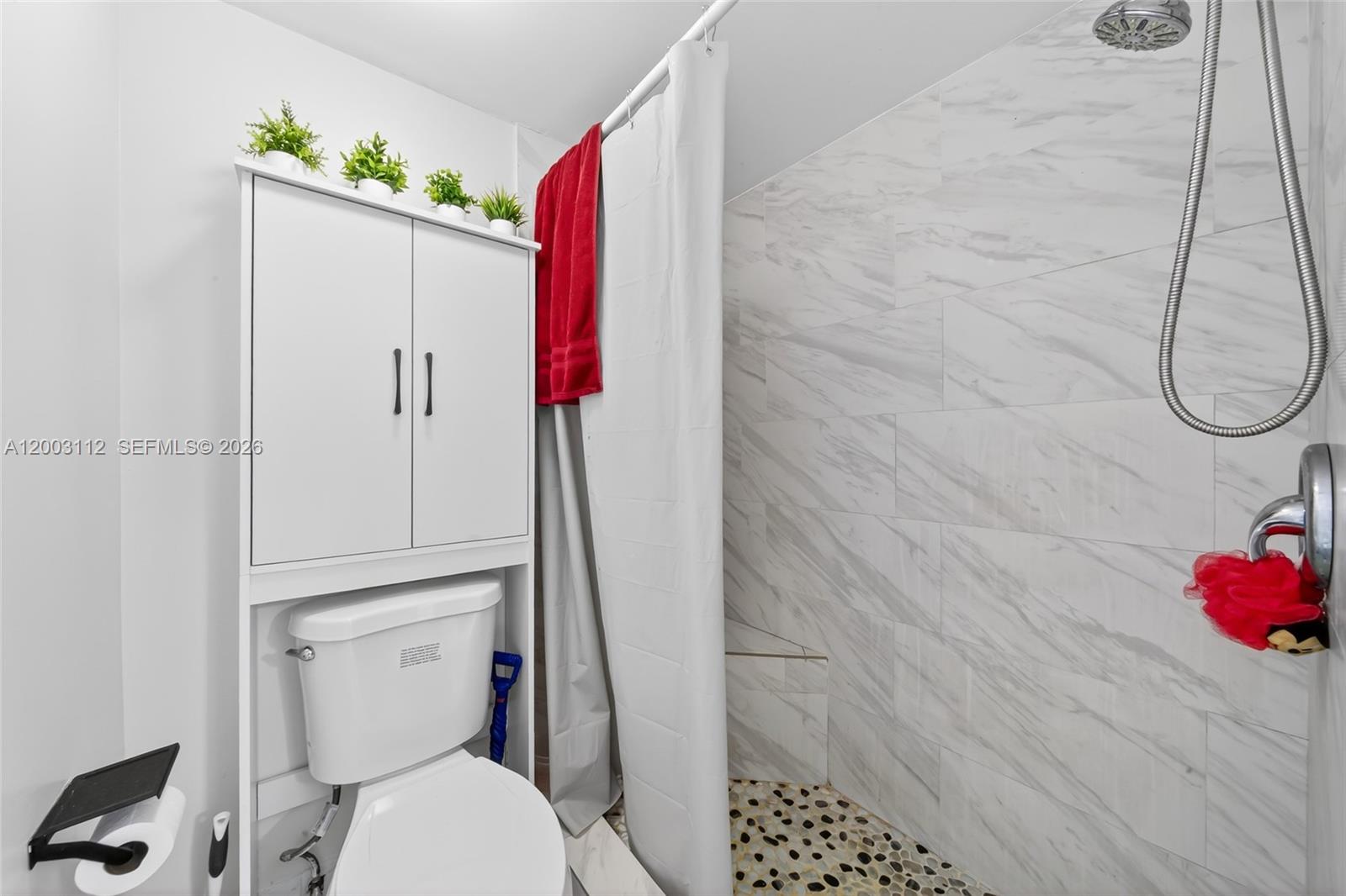 VISTA ALEGRE TOWNHOMES VI - Residential