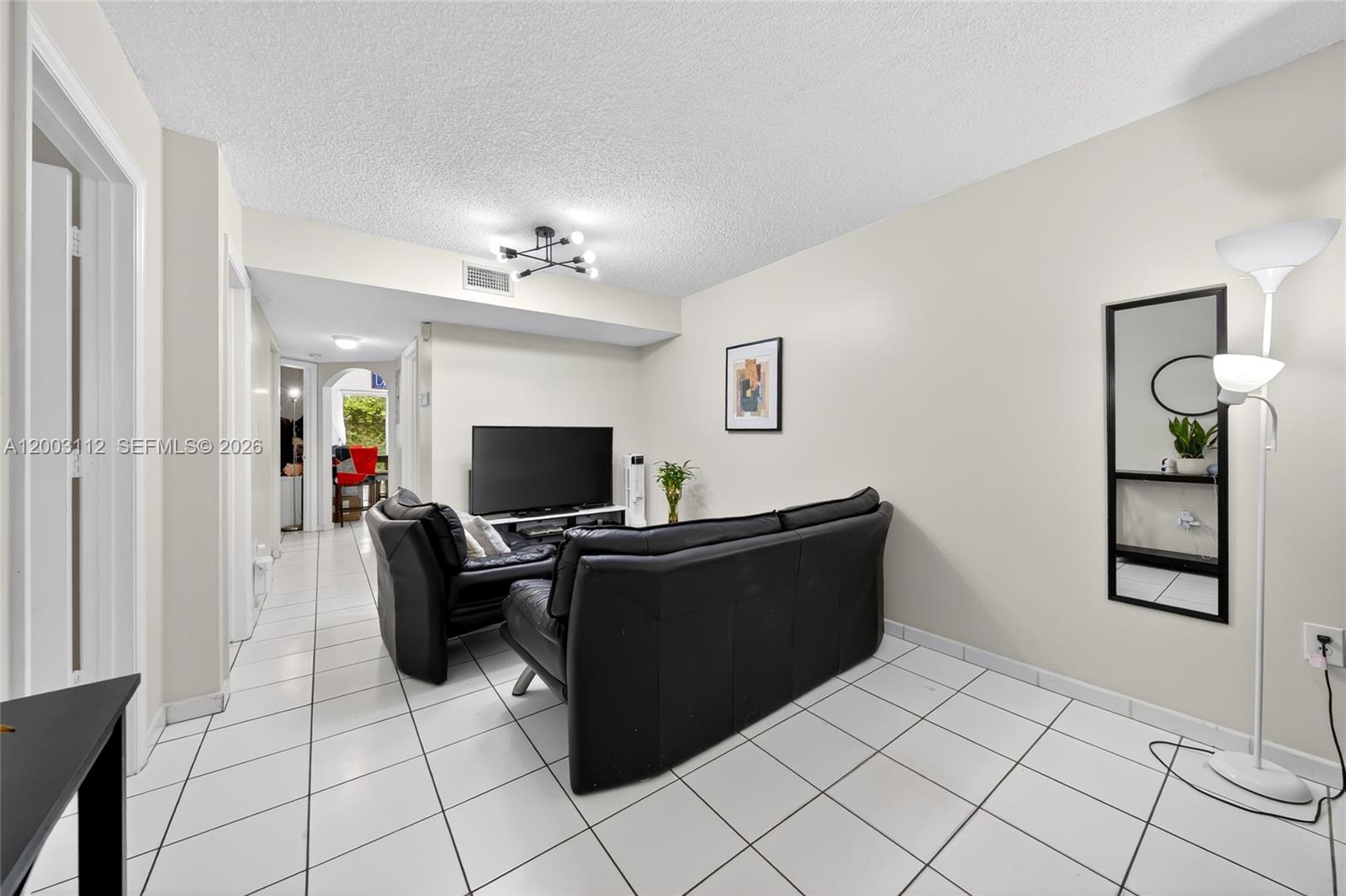 VISTA ALEGRE TOWNHOMES VI - Residential