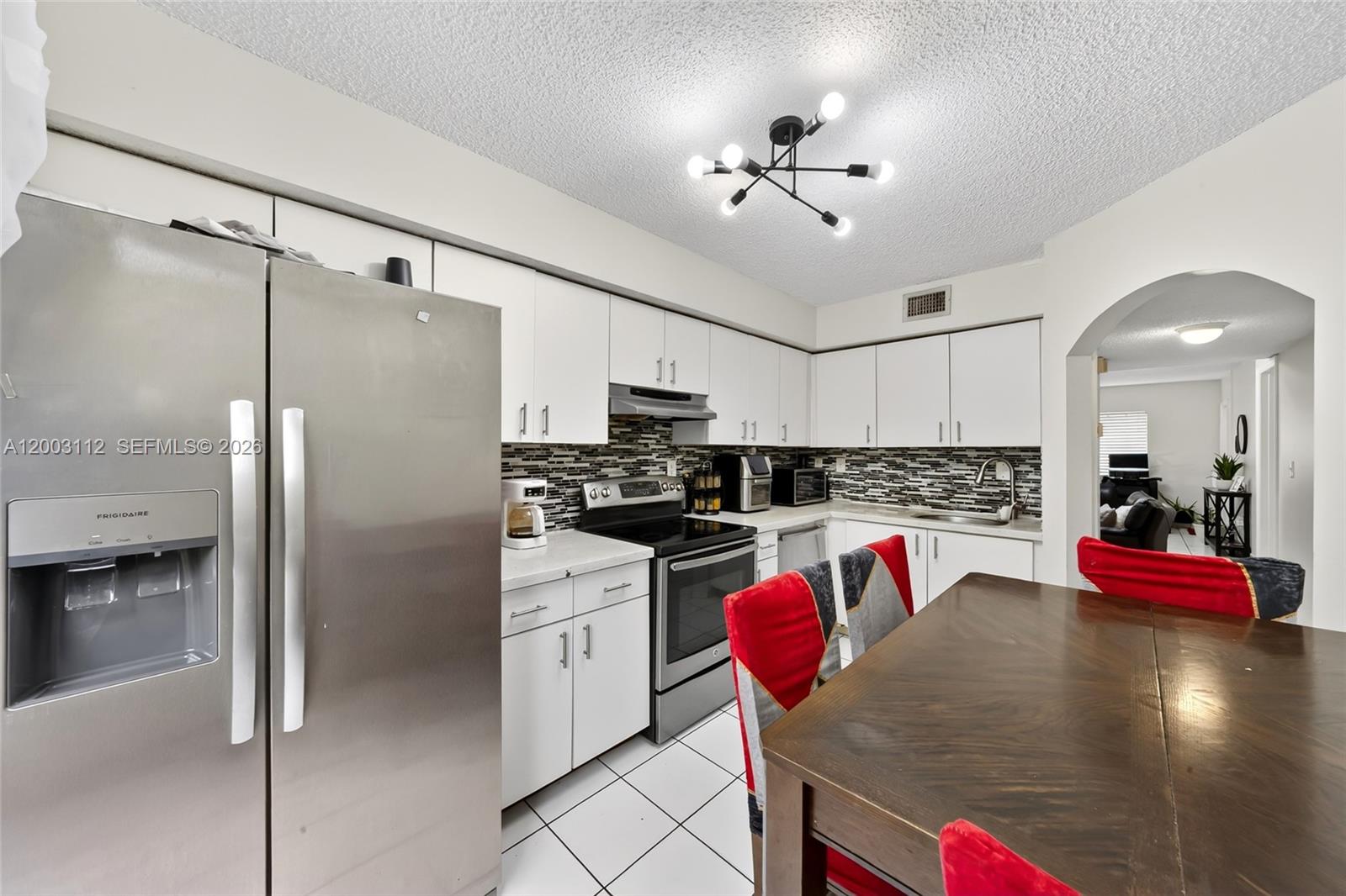 VISTA ALEGRE TOWNHOMES VI - Residential