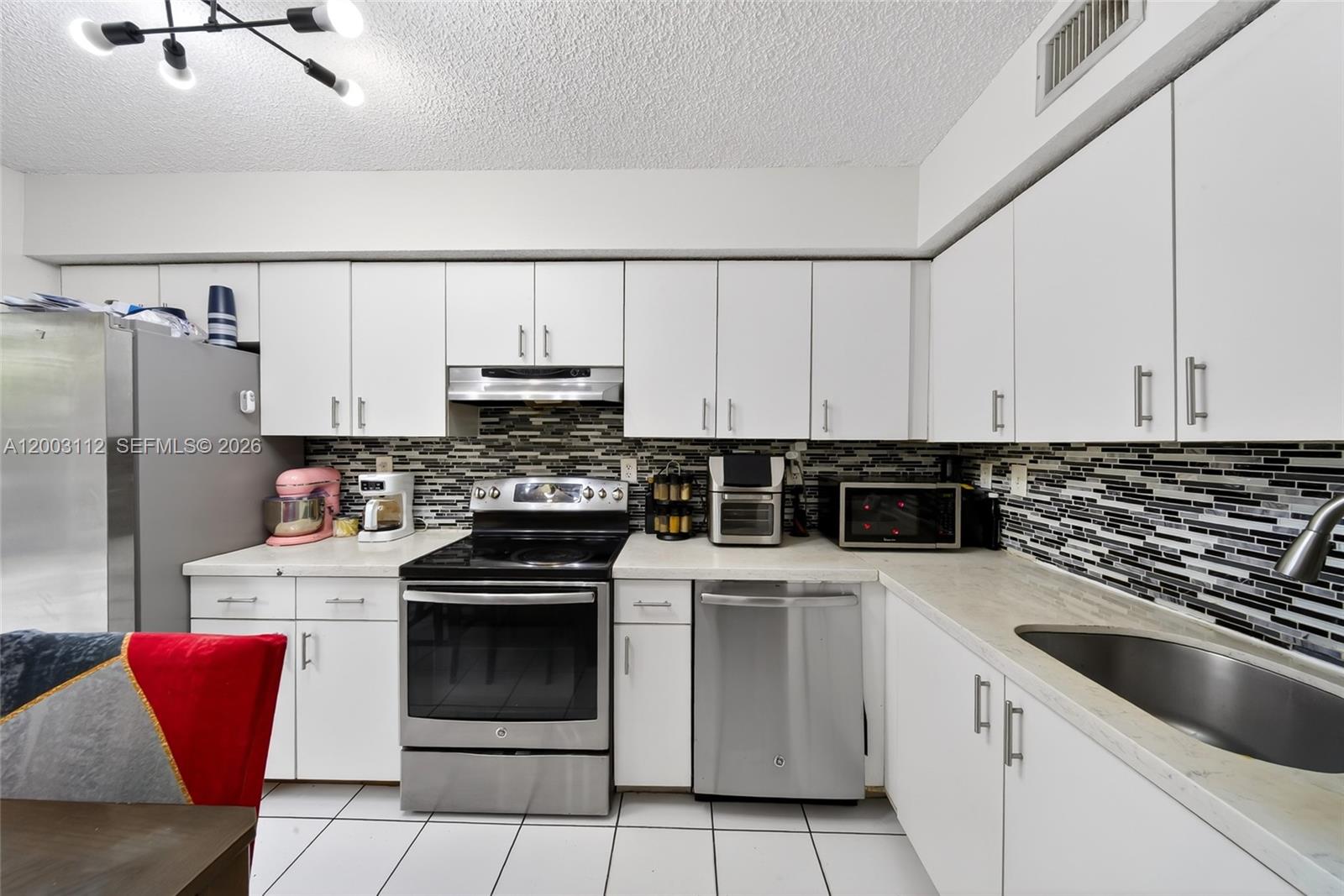 VISTA ALEGRE TOWNHOMES VI - Residential