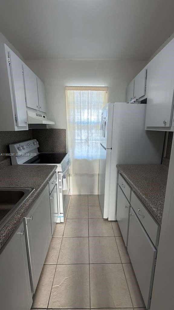 CYPRESS GARDENS CONDOMINI - Residential Lease