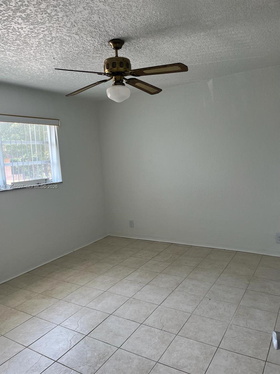 CYPRESS GARDENS CONDOMINI - Residential Lease