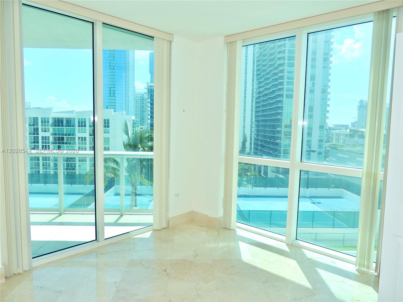 480 NE 30th St 1105