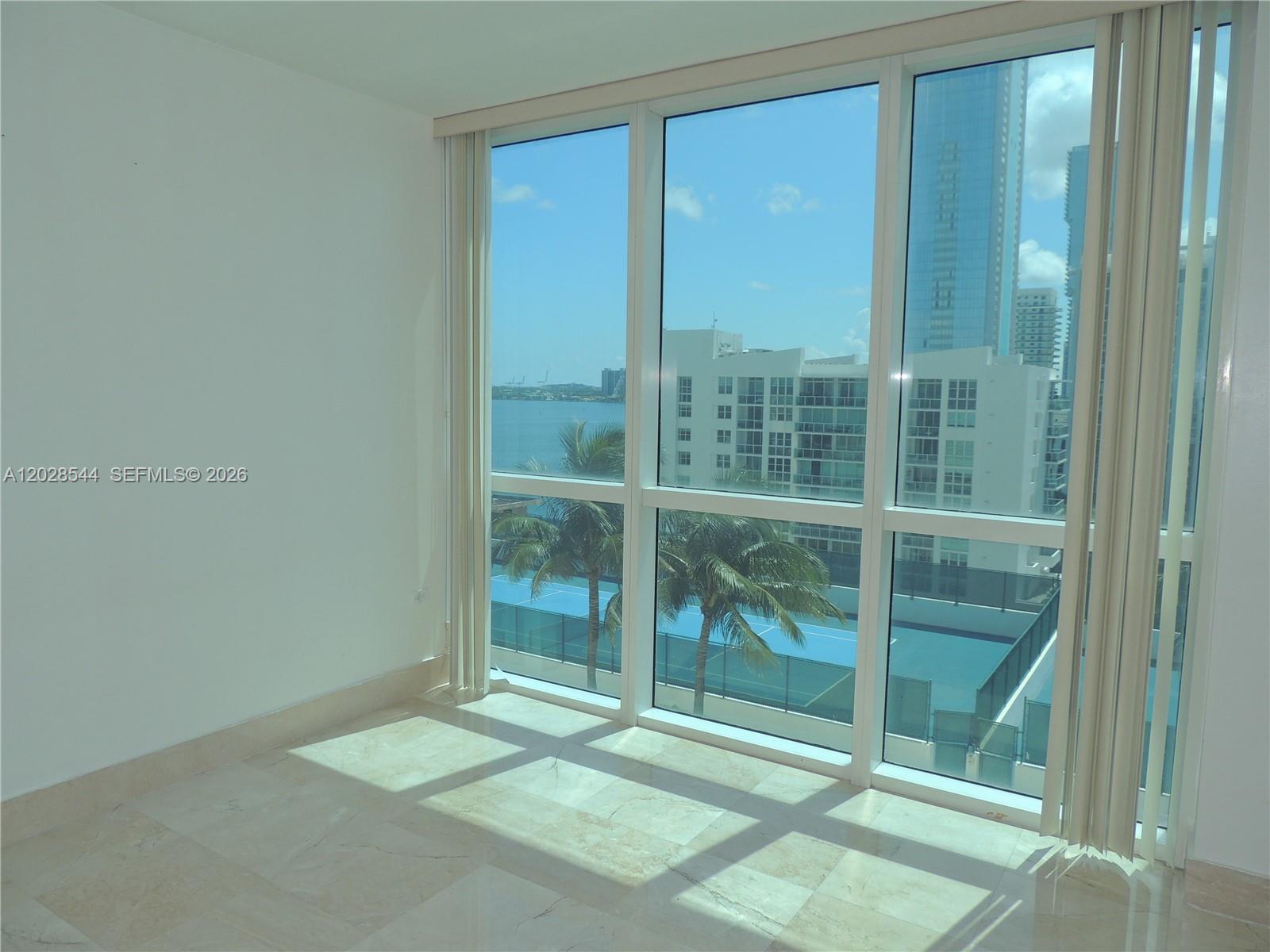 480 NE 30th St 1105