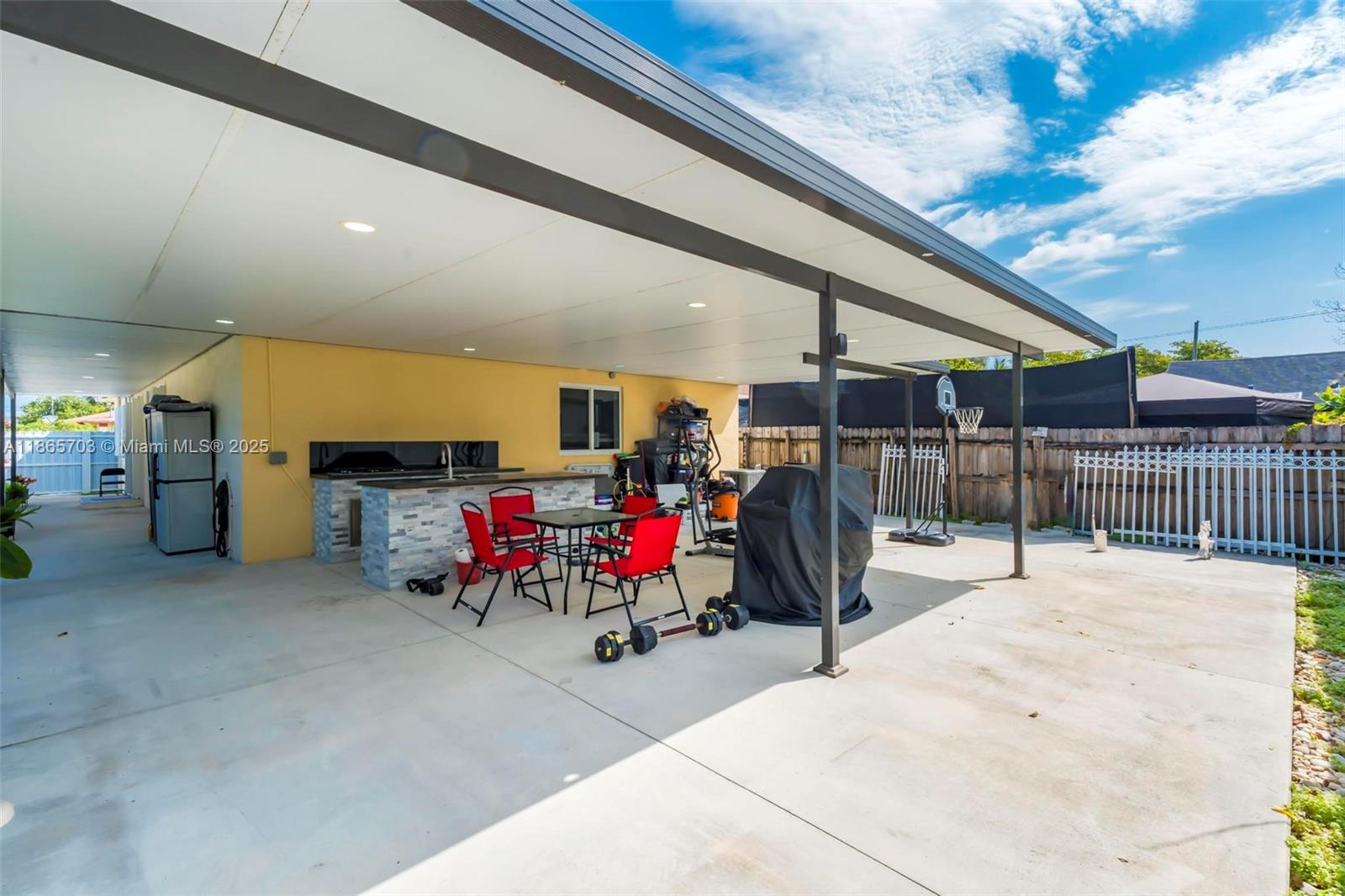 HIGH RIDGE PARK - Residential