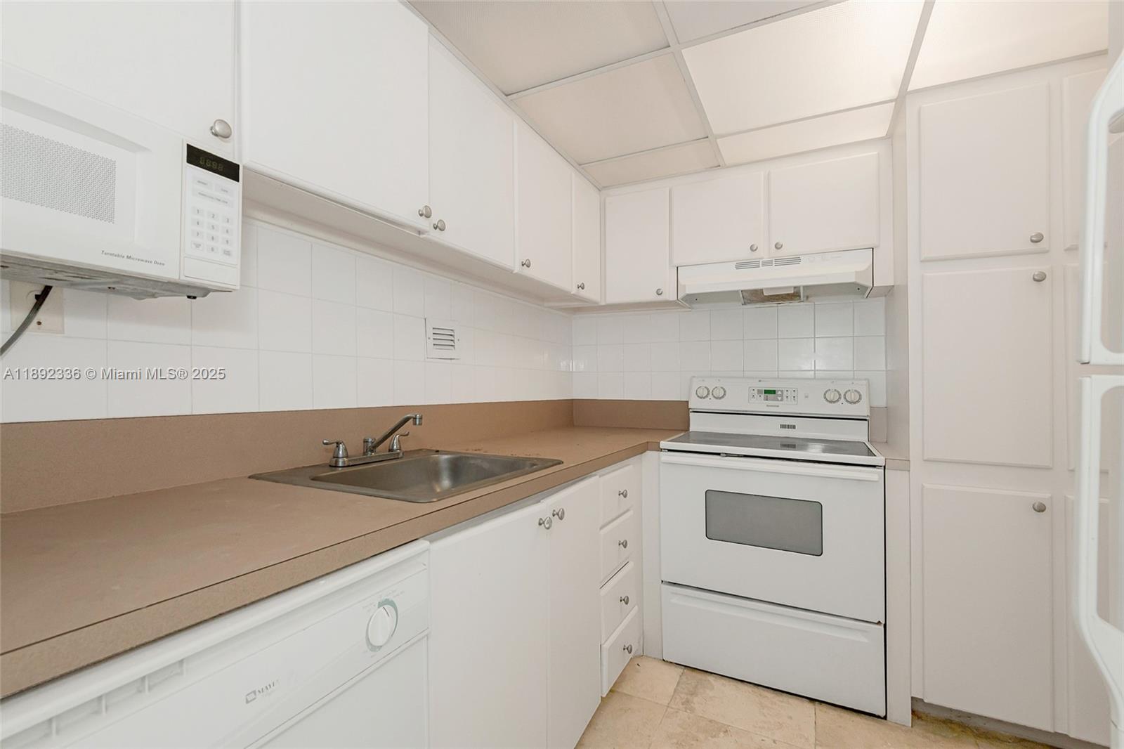 MIRADOR 1000 CONDO - Residential