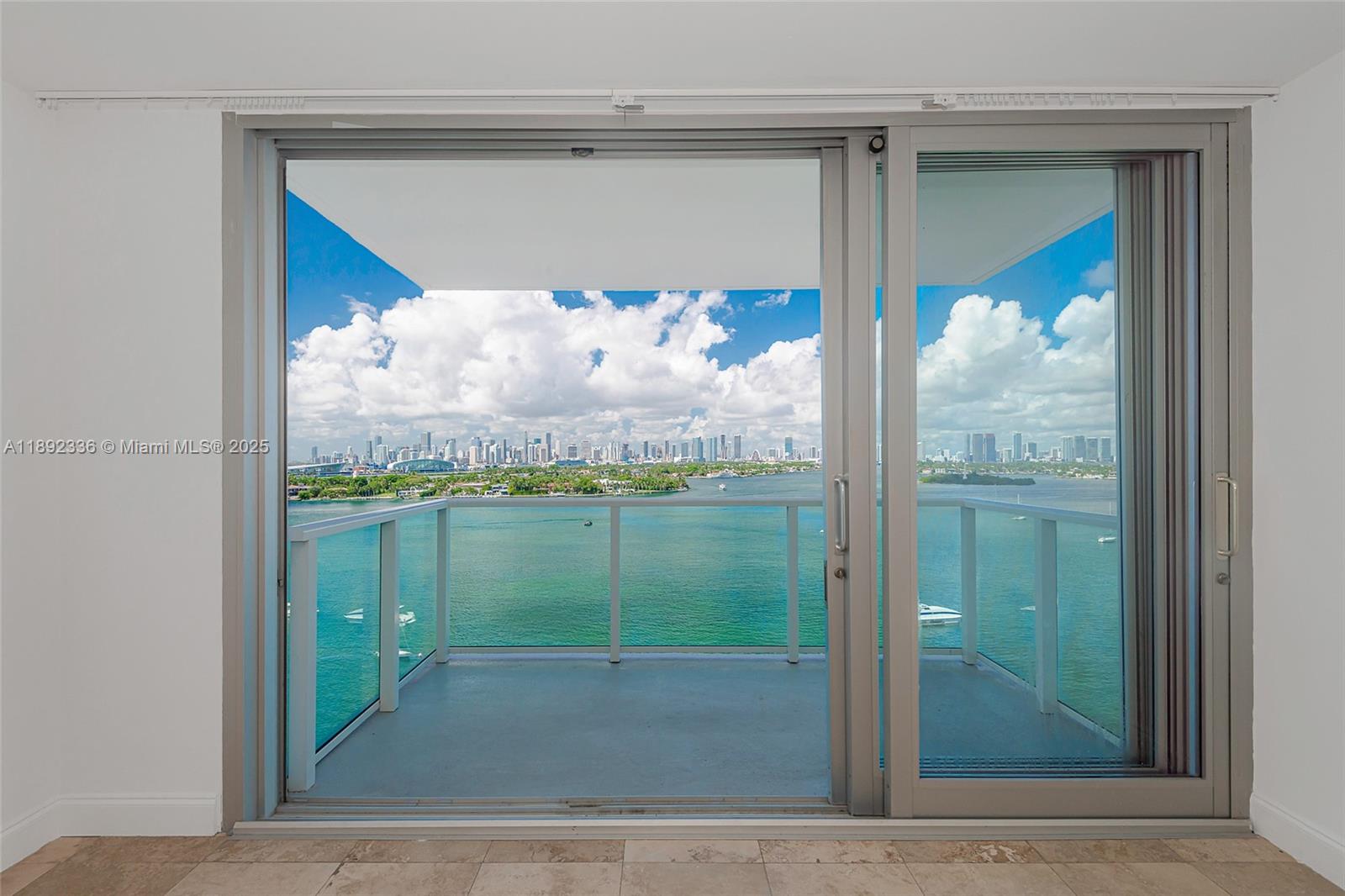 MIRADOR 1000 CONDO - Residential